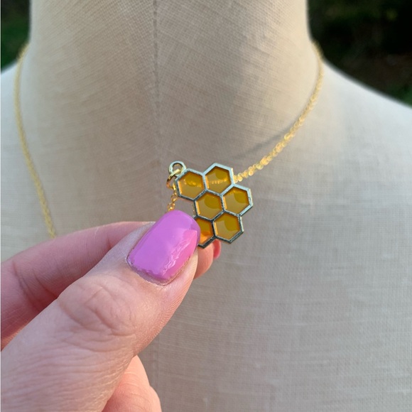 NWT Sterling Silver Plated Chain & Honeycomb Alloy Metal Charm Necklace - Picture 7 of 15